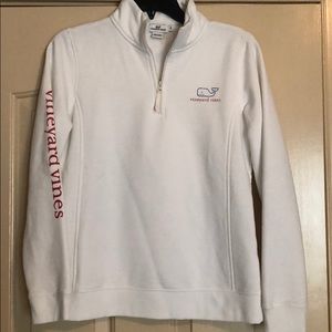 Vineyard Vines whiter 1/2 zip. Size Small